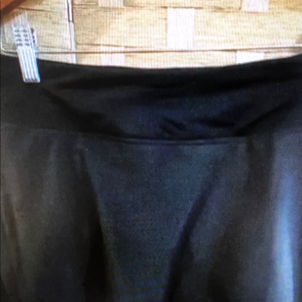 Lululemon Play Off The Pleats Skirt Skort Black Size 6 EUC